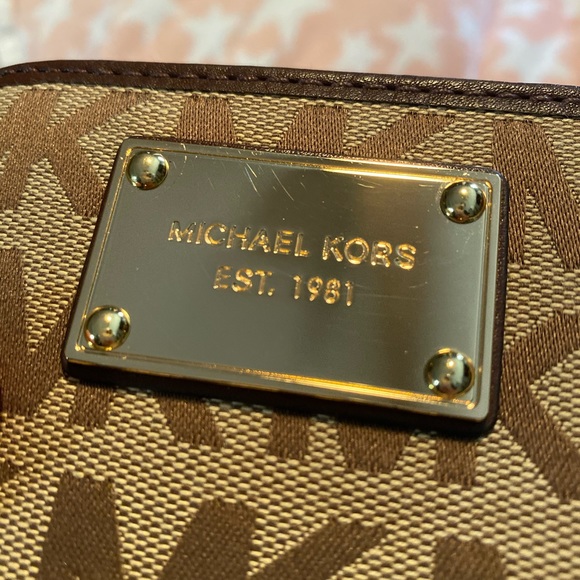 Michael Kors Wallet - Picture 5 of 5